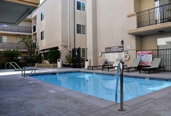 Pool (heated)